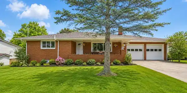 102 PARKVIEW BOULEVARD