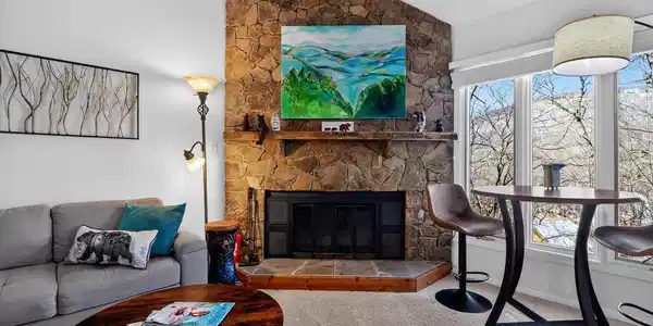 775 LAURELWOOD CONDOS