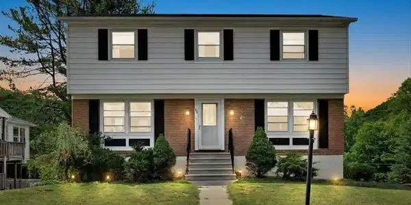 89 DEERFIELD DRIVE