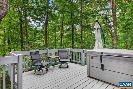 25 HICKORYNUT RD