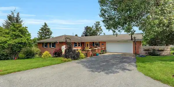 26 KENSINGTON DRIVE