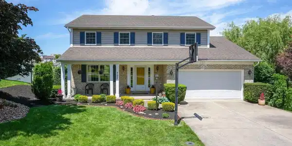 702 HILLSDALE DRIVE