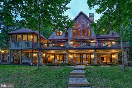 1931 LAKESHORE DRIVE