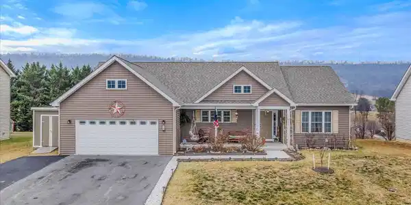 602 DUCKWOODS LANE