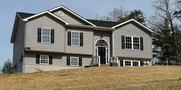 570 GLAIZE ORCHARD ROAD