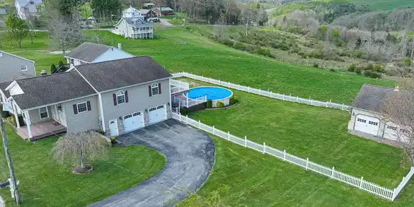 18 SPRINGS ROAD
