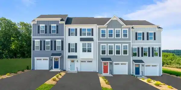 22 IRON HORSE LN