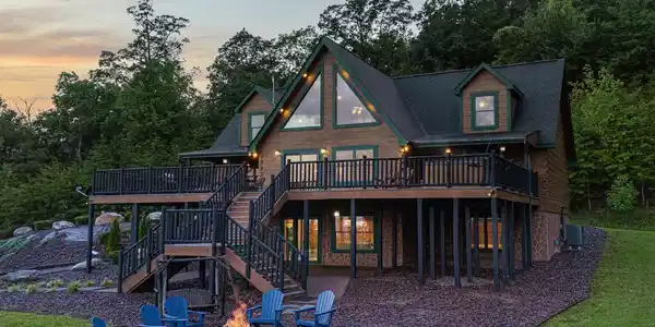 225 LOG HOME PLACE