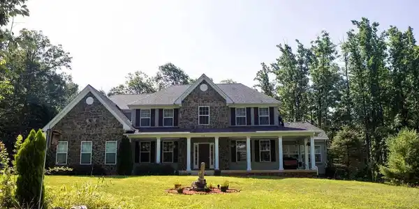 190 NEWELL DRIVE