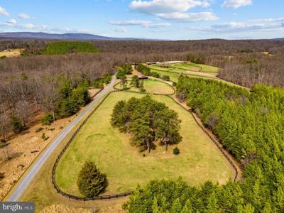 632 DRY CREEK LANE