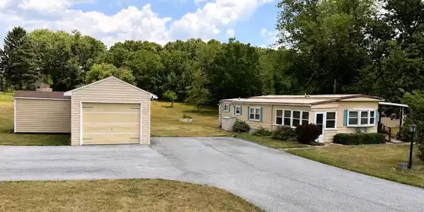 390 CRAWFORD ROAD
