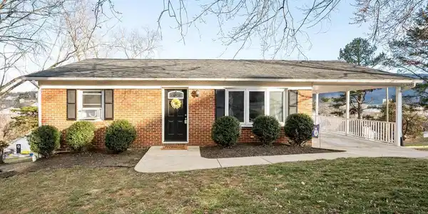 360 NEWMAN STREET