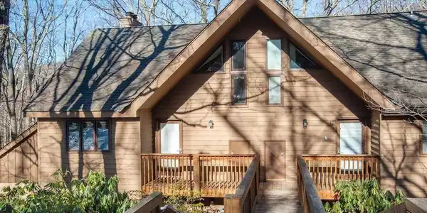714 LAURELWOOD CONDOS