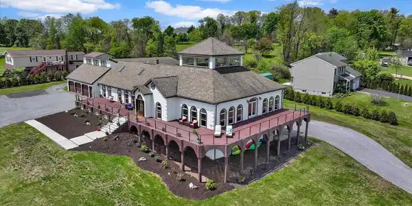 1076 INDIAN COVE