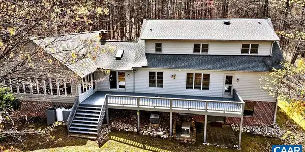 472 HORSESHOE MOUNTAIN RD