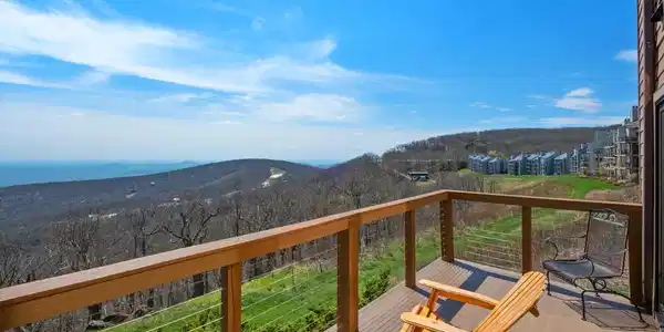 1525 CLIFFS CONDOS