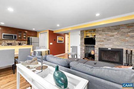 125 EAGLES CT CONDOS