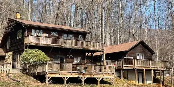 902 HARRIS HOLLOW ROAD