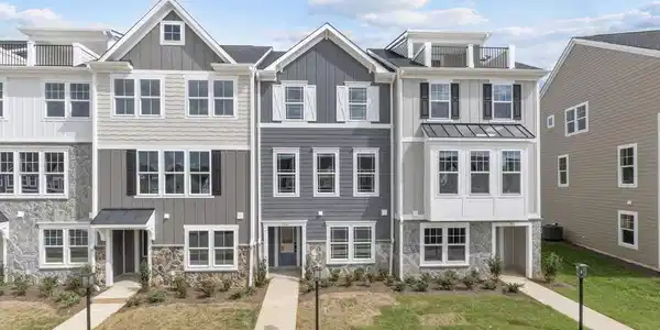 136 PARK RIDGE DR