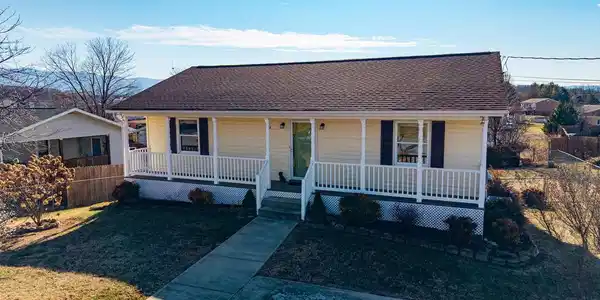 323 WESTLU DRIVE