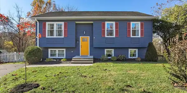 975 MEADOW COURT