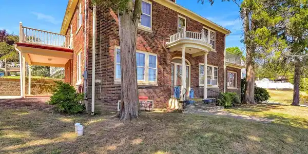 400 ORCHARD AVENUE