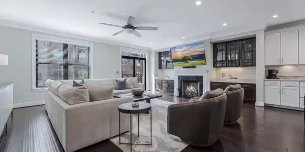 43561 MICHIGAN SQUARE