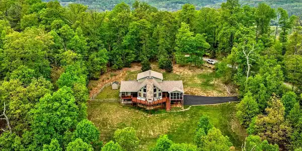 874 KILDARE DRIVE