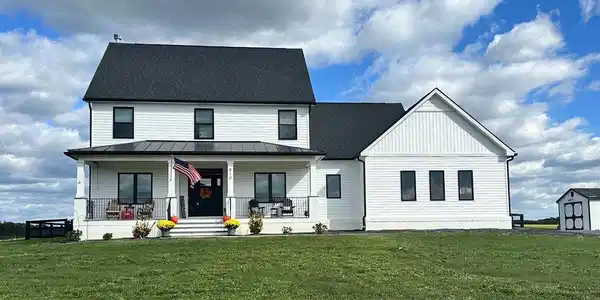 810 HUTTLE ROAD