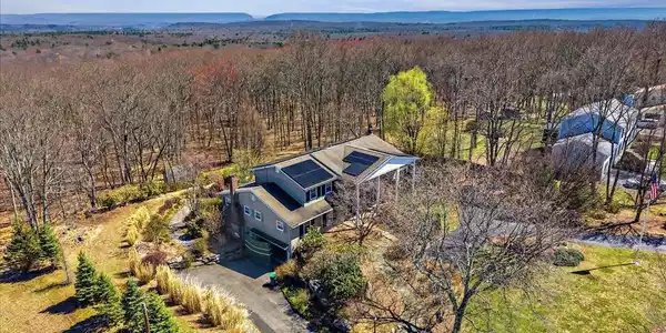 164 CHESTNUT OAK DRIVE