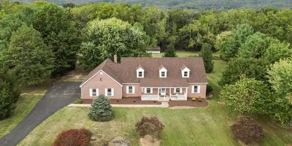 449 FAIRVIEW CIRCLE