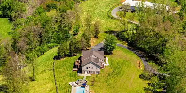 7312 OAK LANE
