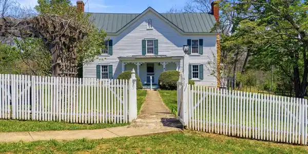 15 CHILTON LANE