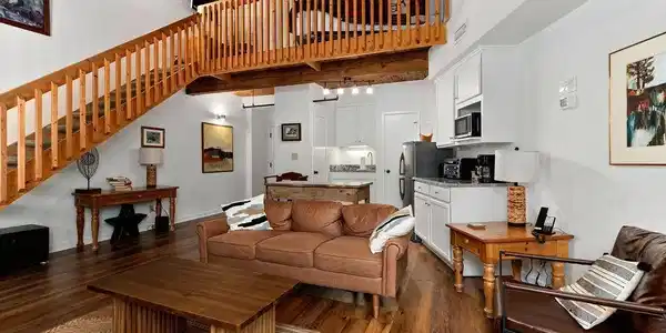 164 MOUNTAIN INN CONDOS