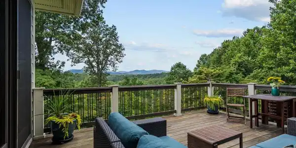 210 GRAND VIEW ROAD