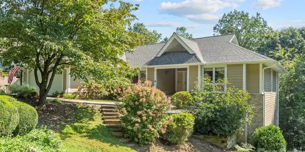 324 DAWNBROOK Drive