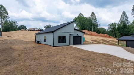 913 Overlook Drive SW