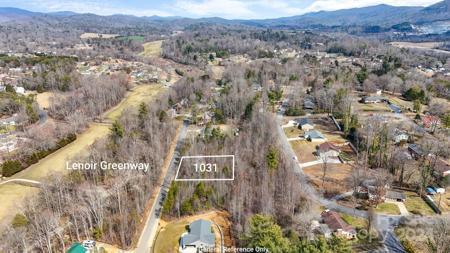 1031 Williamsburg Drive NE