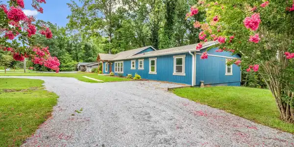 611 Peniel Road