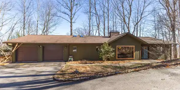 11 Poplar Drive