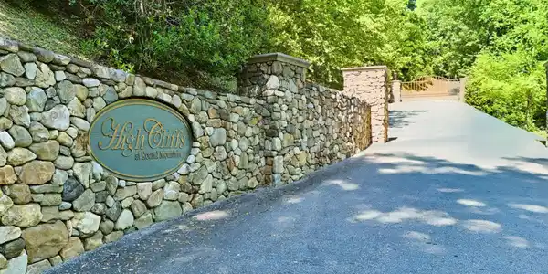 99999 Cliffledge Trail