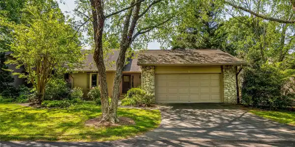 3 Governors Drive