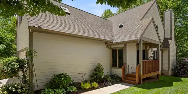 42 Pinnacle Point Drive