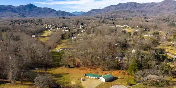6 Meadowbrook Drive
