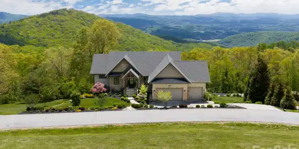 332 Summerset Drive