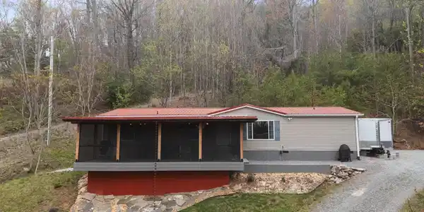 615 School Road E