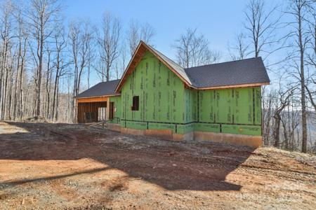 1539 Summer Road