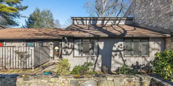 201 Crowfields Drive