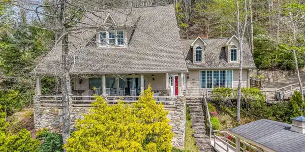 206 Lakeridge Road