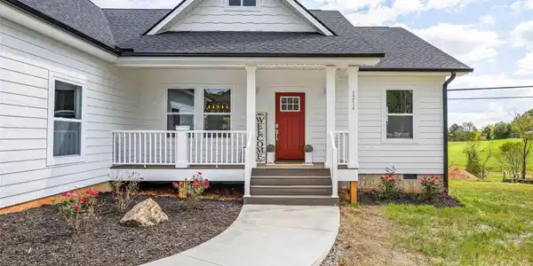 1216 Alexander Road